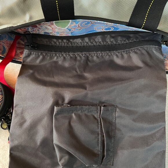 NWT Timbuk2 x Laura Jo Wegman Graphic Tote in silver - Picture 10 of 13